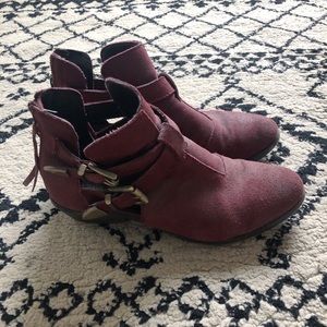 Steve Madden Cinche Ankle Boot
